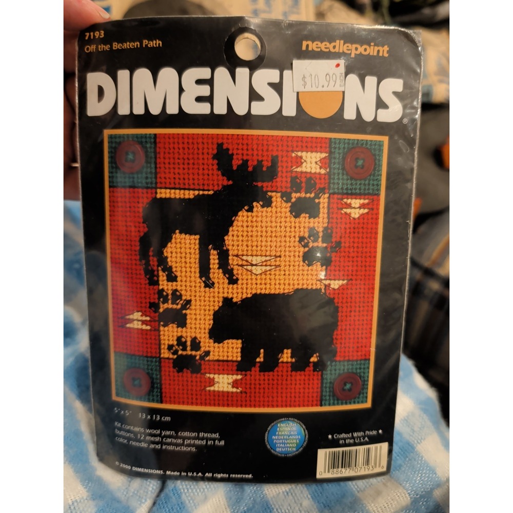 Dimensions‎ Off The Beaten Path Vintage Needlepoint Kit 7193 Moose Bear 5x5